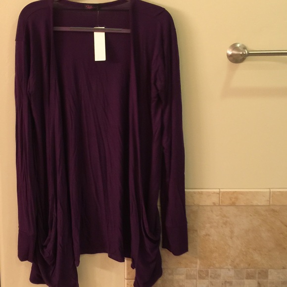 Plum cardigan with pockets