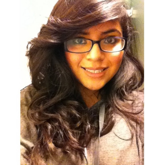 Meet your Posher, Nely - Picture 1 of 1