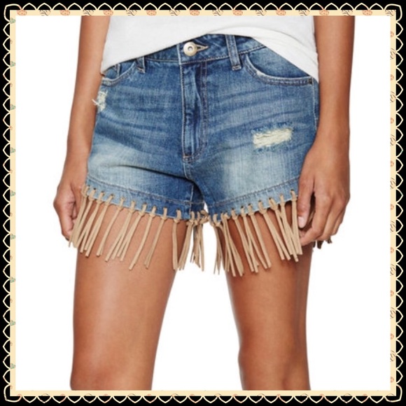 DL1961 Pants - NWT🌴Distressed Fringe DL1961 Shorts🌴
