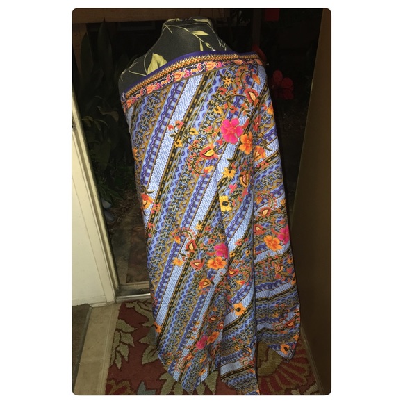 NWT infinity flowered wrap - Picture 1 of 4