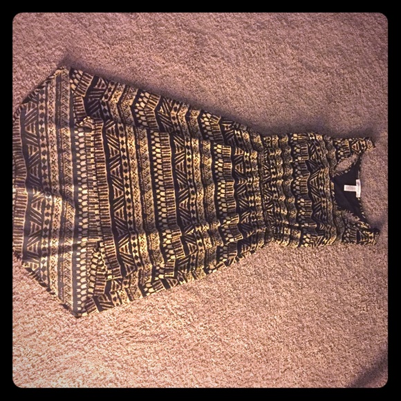 Hi/low patterned dress.