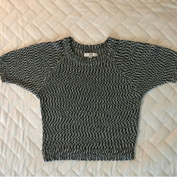 Like new beautiful Loft sweater sz M