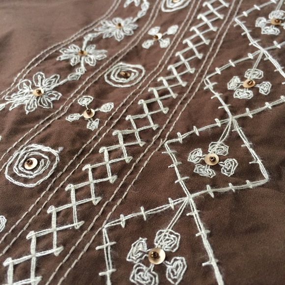 Cute Brown Skirt with Embroidered Detail - Picture 2 of 3