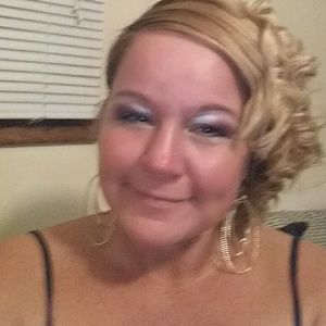 Meet your Posher, Becky