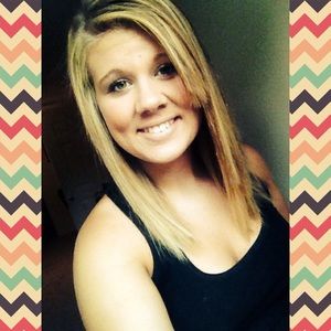 Meet your Posher, Courtney
