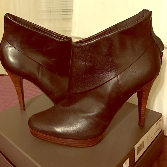 Steve Madden black leather bootie!