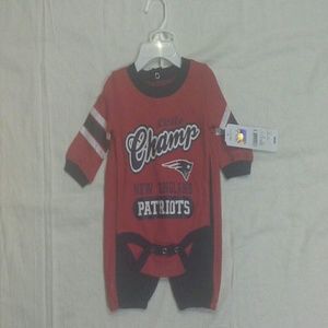 Official NFL  Babies Patriots Outfit