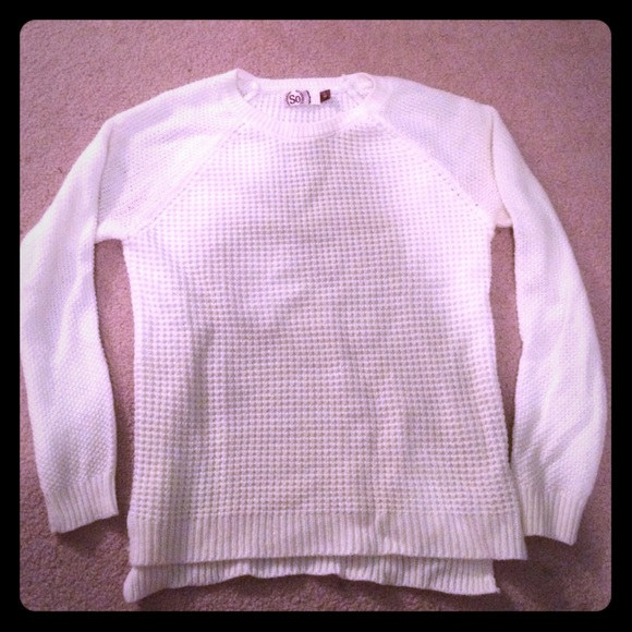 white sweater - Picture 1 of 2