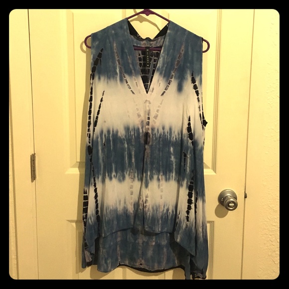Cirana tie dye sleeveless flowy top