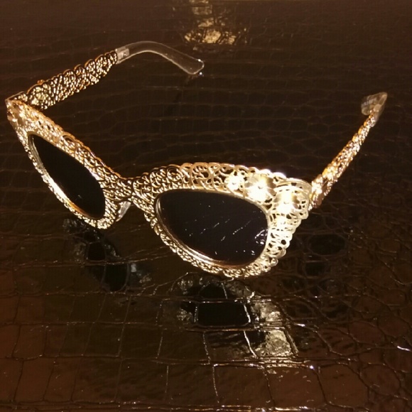Gold filigree sunglasses DG2134