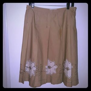 •GIFTED• Khaki embroidered skirt