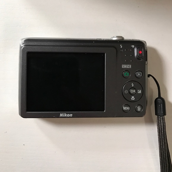 Nikon camera - Picture 2 of 4