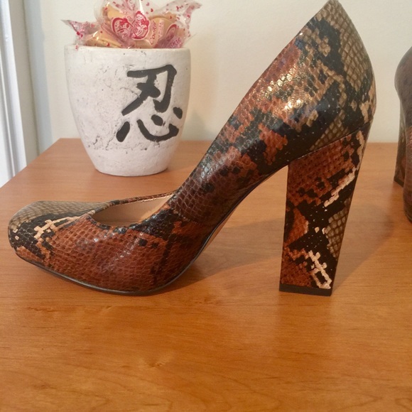 Nine West 7.5 pumps. True to size. Firm Price.