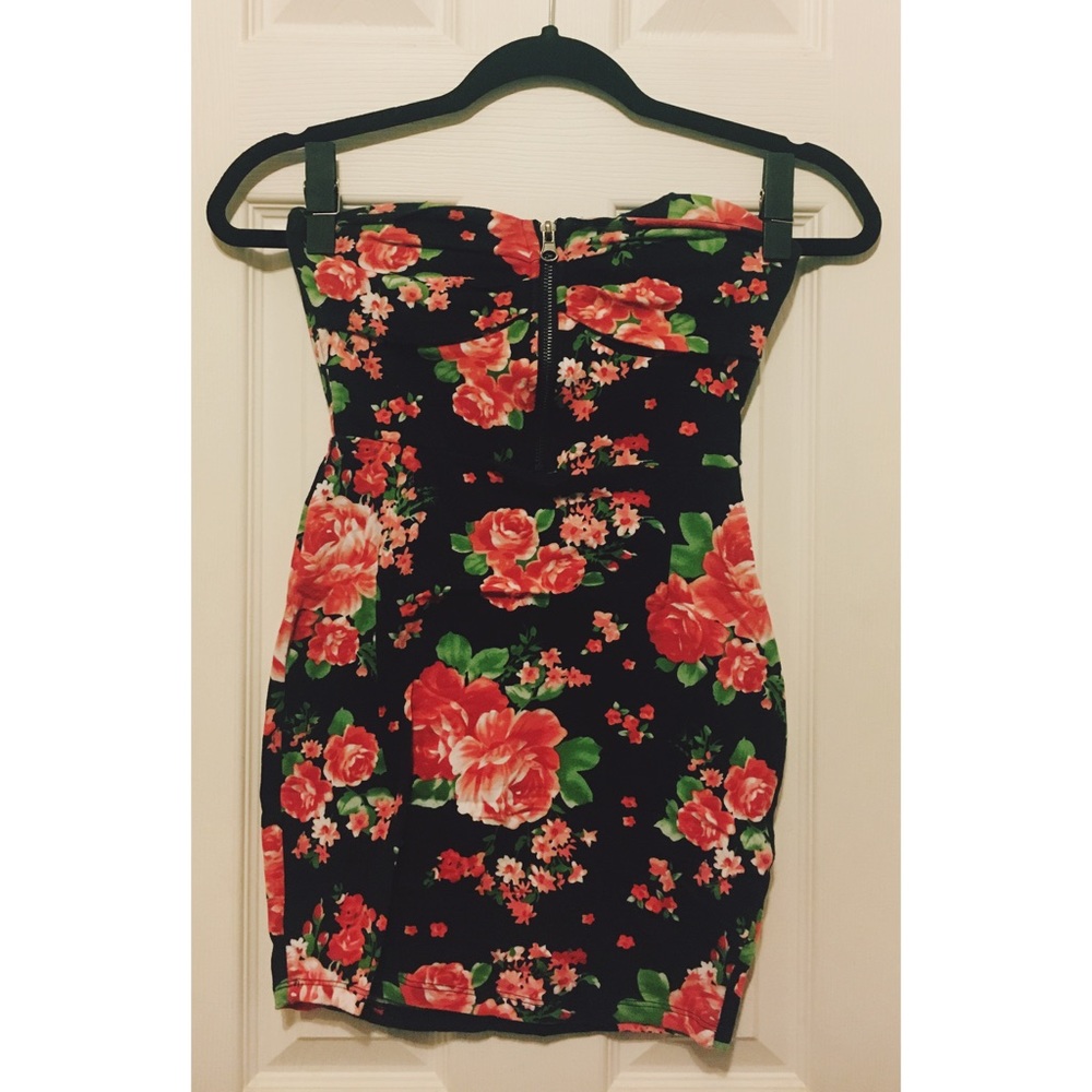 ⚡️Forever 21 🌺 Floral Strapless Mini Dress