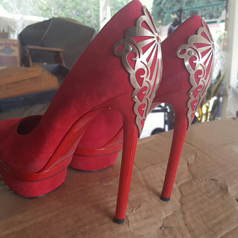 B Brian Atwood Red fashina pump US 8, eu 38.5