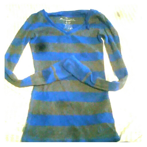 A long sleeve shirt