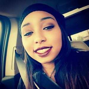 Meet your Posher, Joya