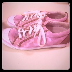 Coach size 7 pink shoes