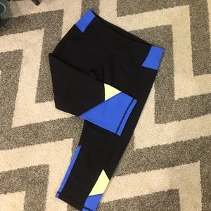 Lululemon color detailed crop