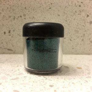 MAC pigment (jewelmarine)