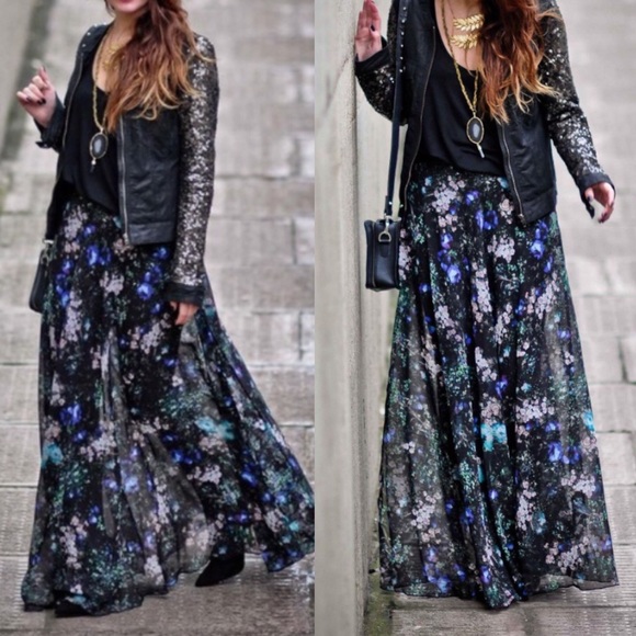 Topshop Dresses & Skirts - Topshop black floral split maxi skirt