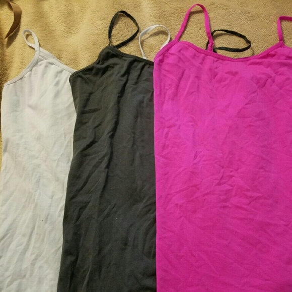 Set of 3 maternity tank tops