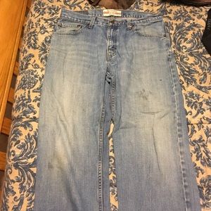 LEVI straight jeans. 33x32
