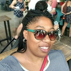 Meet your Posher, Courtney