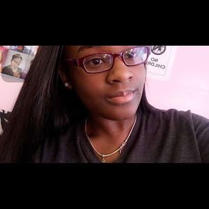 Meet your Posher, Enziah