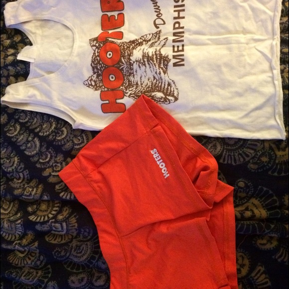 Hooters outfit