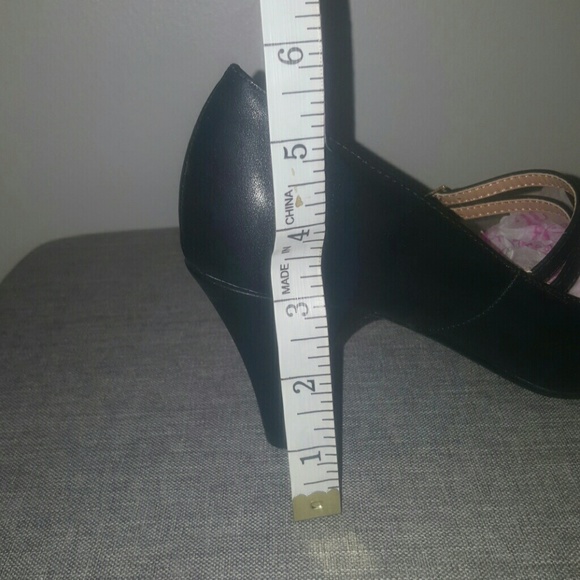 Black Mary Janes - Picture 4 of 4
