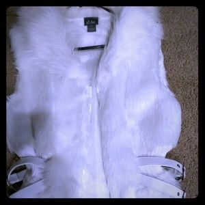 White Shag/Sweater Zip up Vest  Lrg