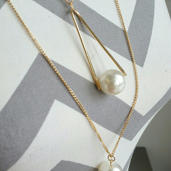 'ADELLA' LAYERED PEARL NECKLACE - Picture 3 of 4