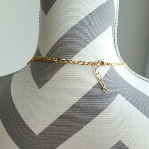 'ADELLA' LAYERED PEARL NECKLACE - Picture 4 of 4