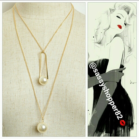 'ADELLA' LAYERED PEARL NECKLACE - Picture 2 of 4