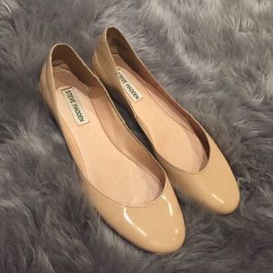Steve Madden nude flats