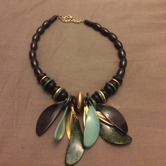 Vintage Necklace 🌴👸🏻