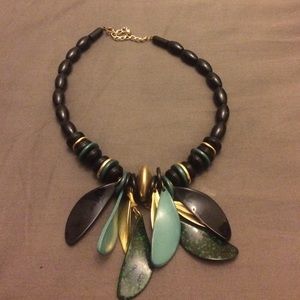 Vintage Necklace 🌴👸🏻