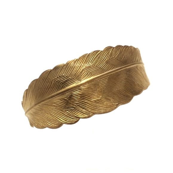 💥 SALE Etched Feather Cuff Bracelet Antique Brass - Picture 2 of 3