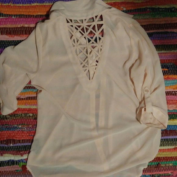 Button up - Picture 3 of 3