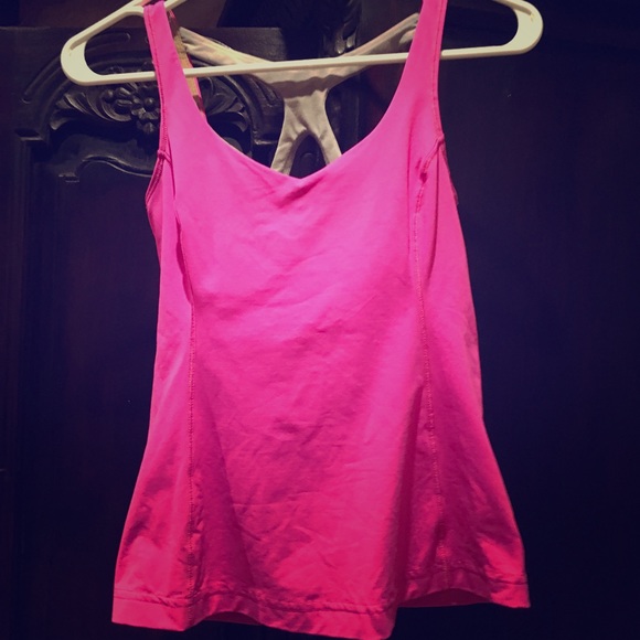 Lululemon tank