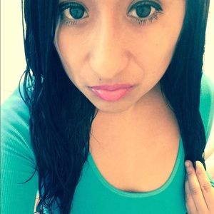 Meet your Posher, Leslie