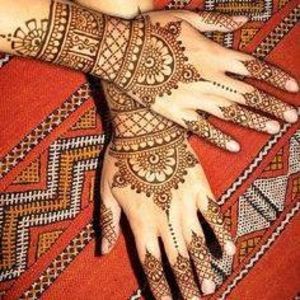 Meet your Posher, Lovely henna