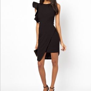 Fitted midi with stepped hem & contrast ruffle