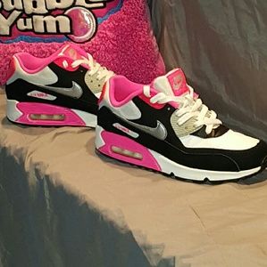 size 7  AIR MAX  SWEET DEAL!