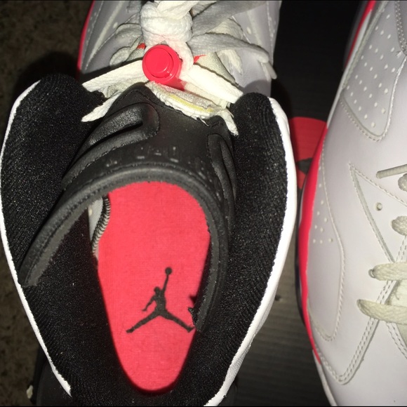 Nike Air Jordan 6 VI Retro OG White Infrared Sz 11 main image 4