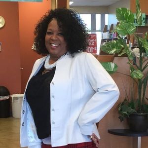 Meet your Posher, Angela