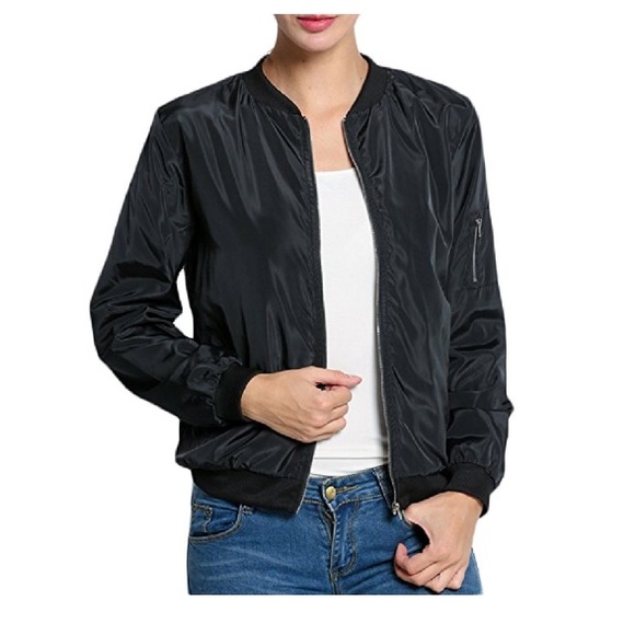 Black Bomber jacket ✨