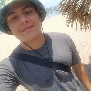 Meet your Posher, Dennis