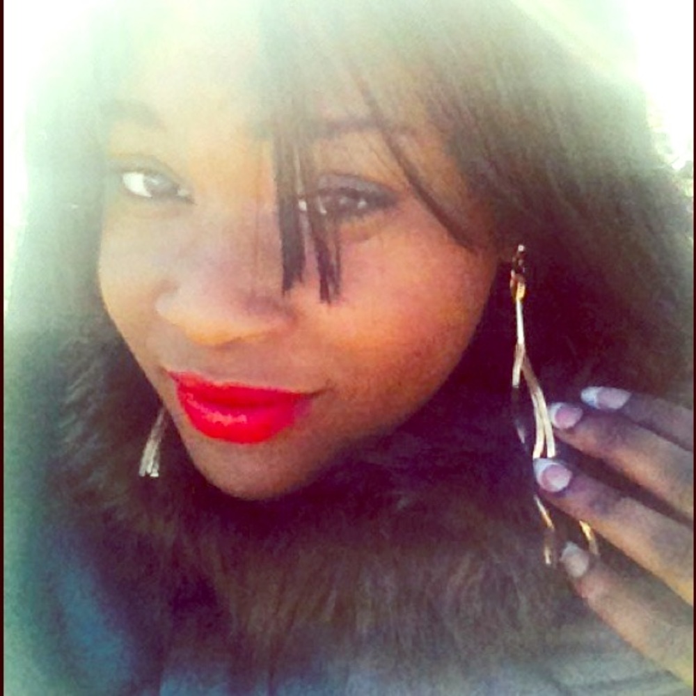 Meet your Posher, Nyah